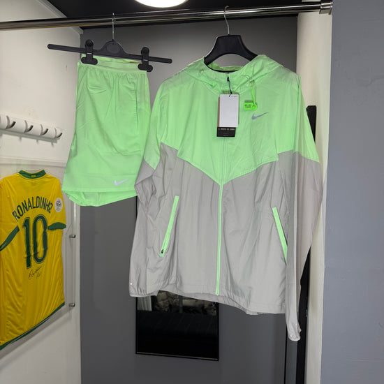 NIKE NEON UV WINDRUNNER SHORT SET