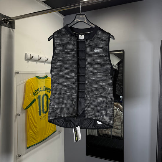 NIKE REFLECTIVE GILET (BROKEN ZIP)