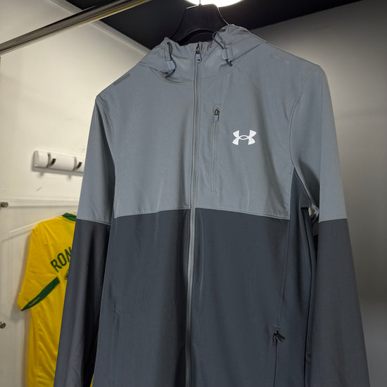 UNDER ARMOUR WINDRUNNER