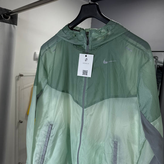 NIKE WINDRUNNER