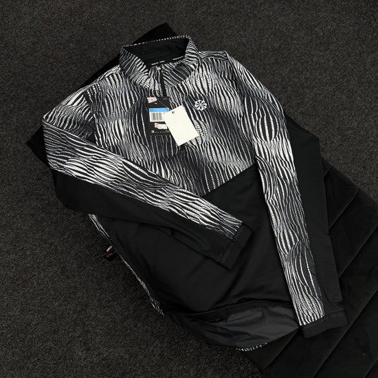 NIKE ASIA EXCLUSIVE QUARTER ZIP
