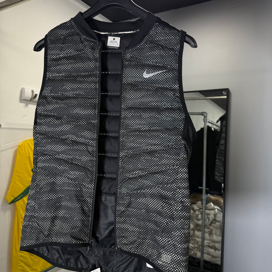 NIKE REFLECTIVE GILET (BROKEN ZIP)