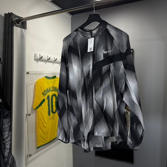 NIKE WINDRUNNER