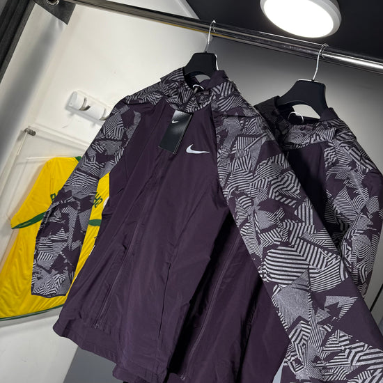 NIKE BEETROOT REFLECTIVE WINDRUNNER