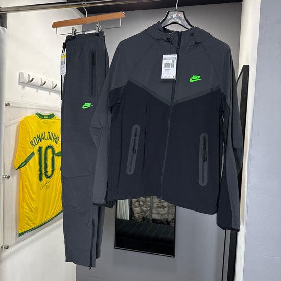 NIKE TECH WOVEN TRACKSUIT