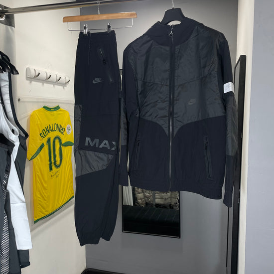 NIKE AIR MAX TRACKSUIT