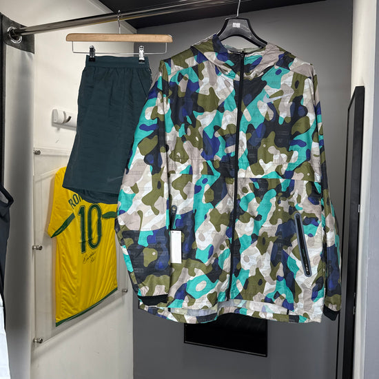 NIKE RARE CAMO REFLECTIVE WINDRUNNER SHORT SET