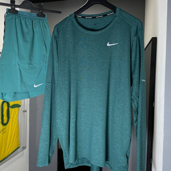 NIKE LONG SLEVE SHORT SET