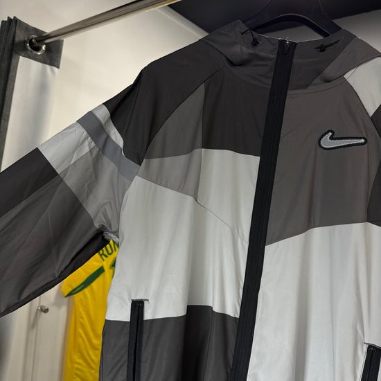 NIKE PATCHWORK WINDRUNNER