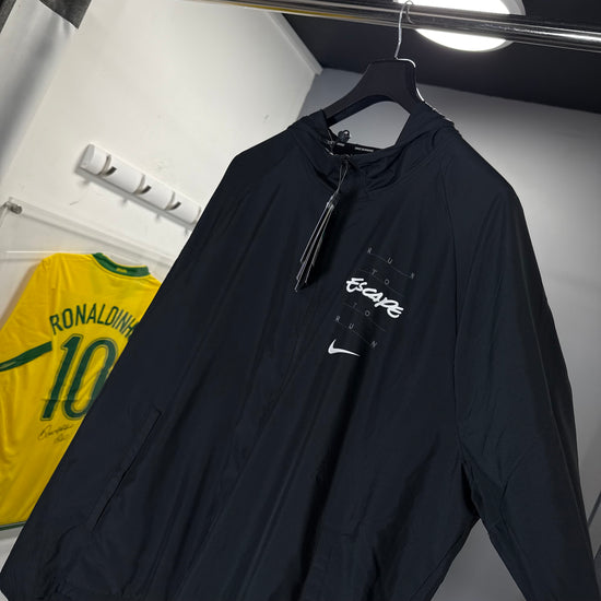 NIKE ESCAPE WINDRUNNER