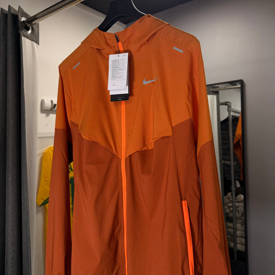 NIKE ORANGE UV WINDRUNNER