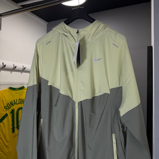 NIKE UV NEUTRAL/BEIGE WINDRUNNER