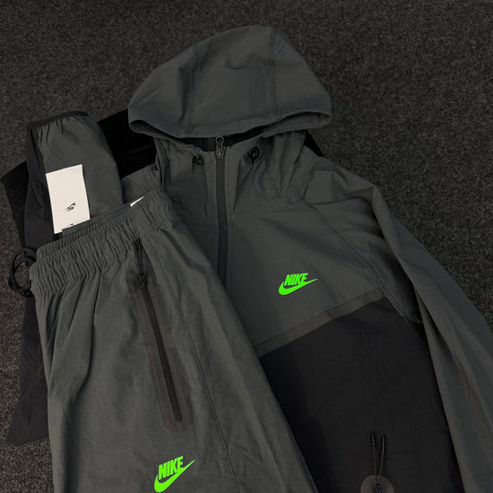 NIKE TECH WOVEN TRACKSUIT