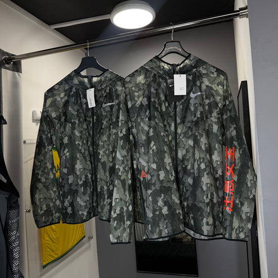 NIKE CHINESE WINDRUNNER