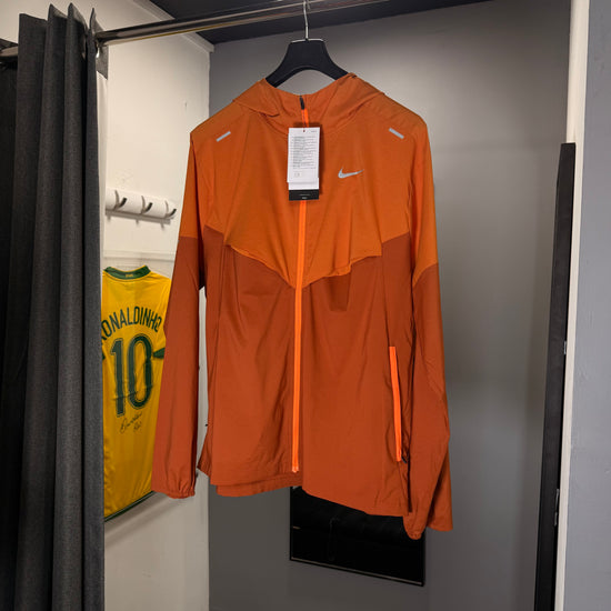 NIKE ORANGE UV WINDRUNNER