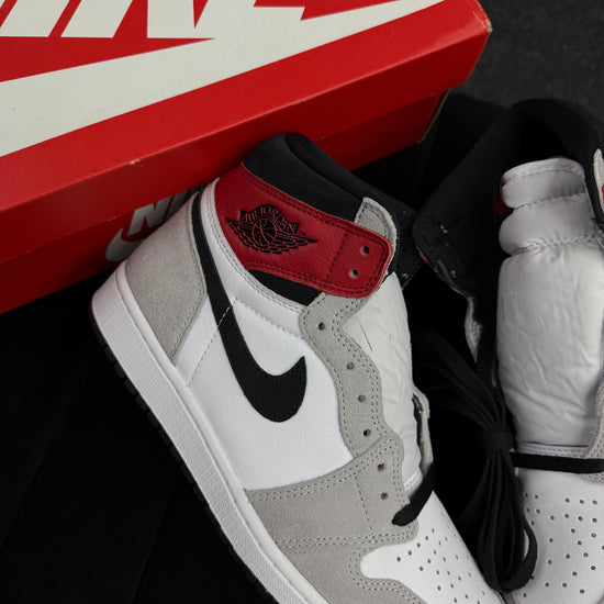 NIKE JORDAN 1 HIGH GREY/RED