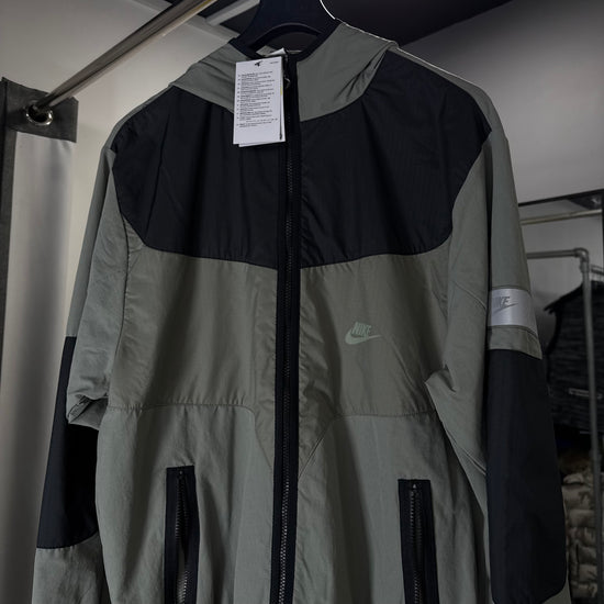 NIKE AIRMAX JACKET