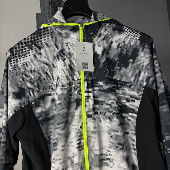 NIKE RARE WINDRUNNER