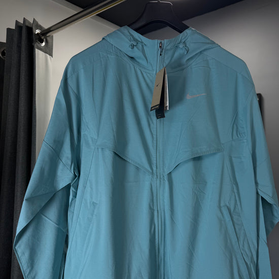 NIKE LIGHT BLUE UV WINDRUNNER