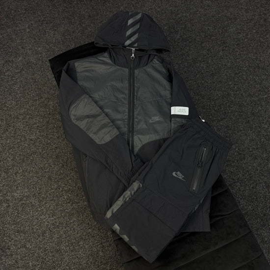 NIKE AIRMAX BLACK TRACKSUIT